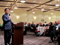 GOP dinner provides setting for campaigning