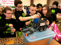 Doe Creek Middle School hosts robotics contest