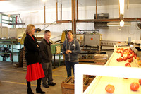 Lt. governor visits local apple orchard